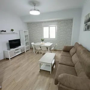 Piso Avenida Junto A La Playa Apartamento